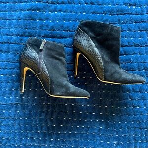 Vince camuto size 7 high heels booties